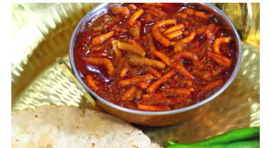 झणझणीत खानदेशी शेव भाजी-Bookmychefs.com