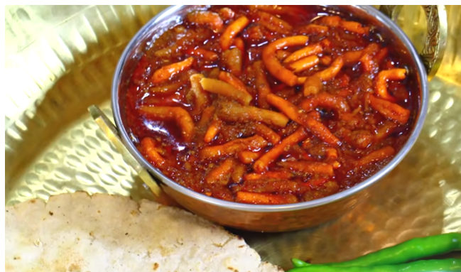 झणझणीत खानदेशी शेव भाजी-Bookmychefs.com