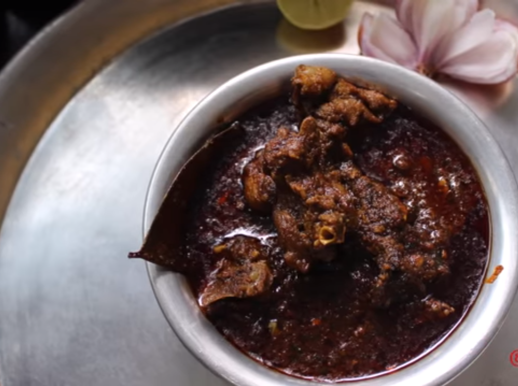 अस्सल गावरान झणझणीत काळं मटण-Bookmychefs.com